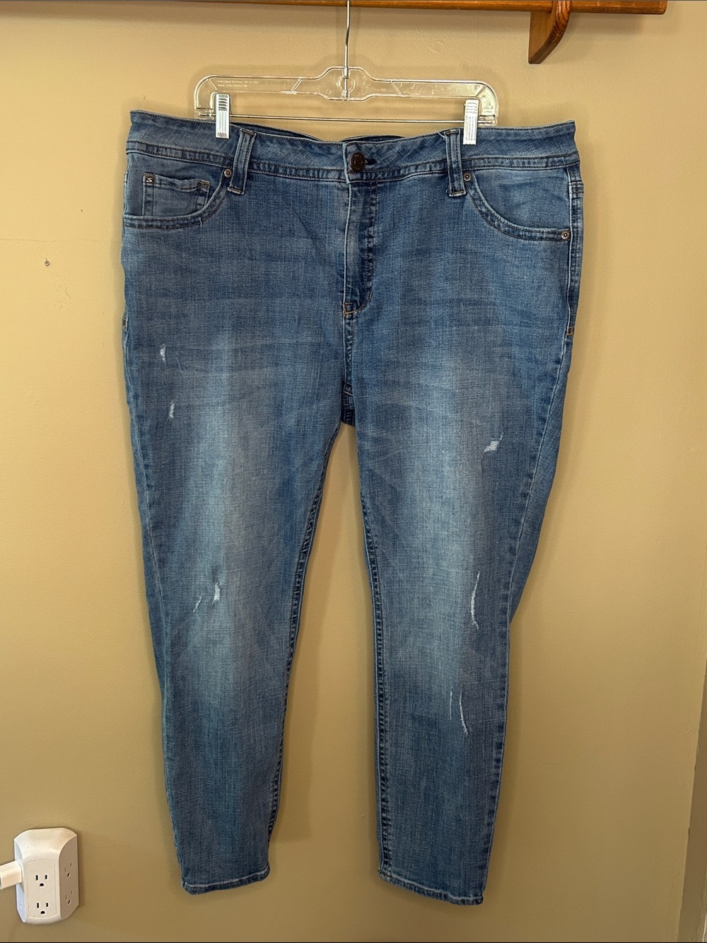 Classic Skinny Mid-Blue Women's Jeans